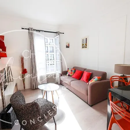 Apartment Bail Mobilite - Feel At In - Chic & Cozy Paris