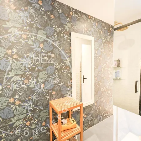 Apartment Bail Mobilite - Feel At In - Chic & Cozy