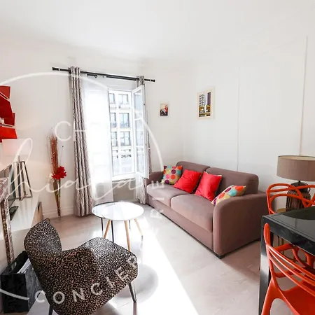 Apartment Bail Mobilite - Feel At In - Chic & Cozy Paris