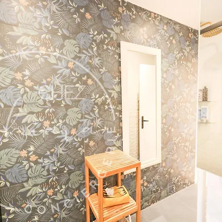 Apartment Bail Mobilite - Feel At In - Chic & Cozy